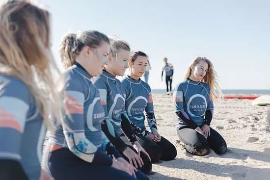 Surf Cascais Surf School & Surf Villa