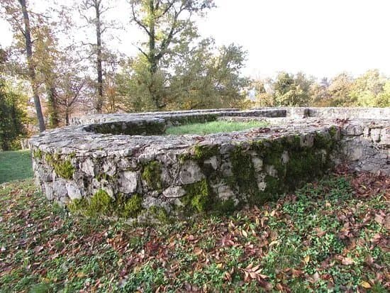 Ajdovski gradec