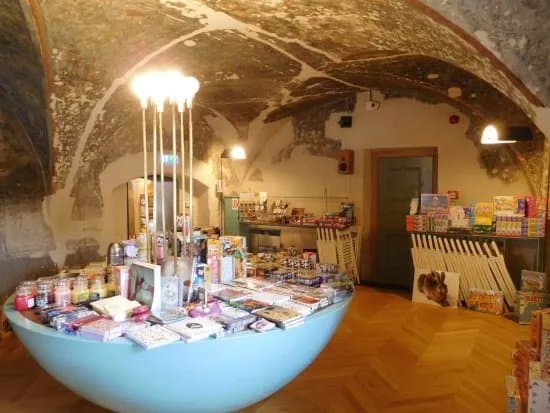 Humanitas Bookstore