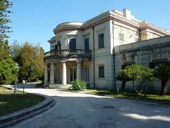 Mon Repos Palace