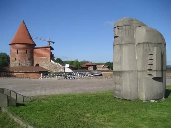 Kankles Player Statue
