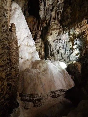 Uhlovica Cave