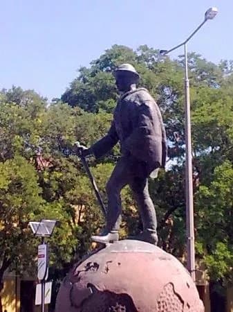 Statue of Andras Jelky