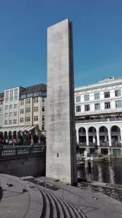Denkmal fur die Gefallenen der beiden Weltkriege