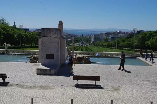 Lisbon Hop-on Hop-off Sightseeing Tours
