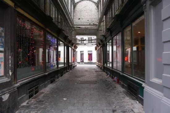 Glass Alley