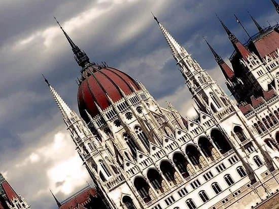 Hungarian Promenade Ltd