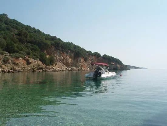 Aspra Halkida Beach