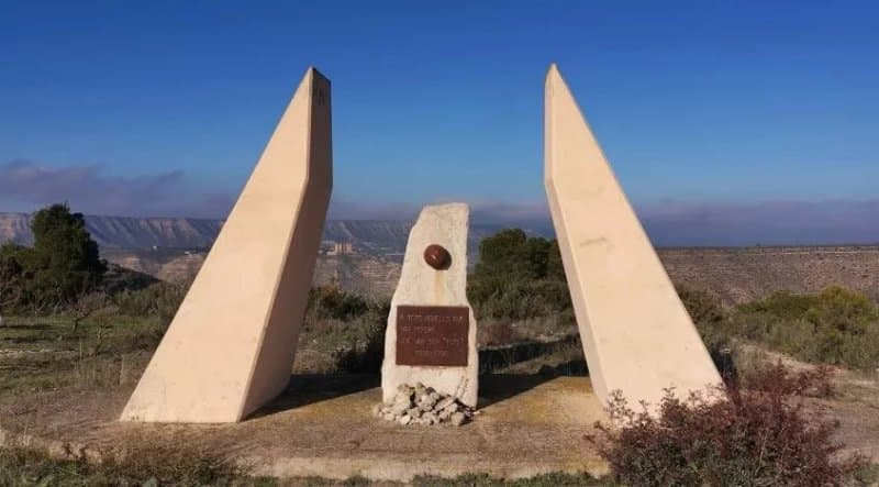 Monumento de los Auts