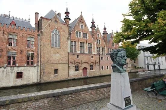 Statue Frank Van Acker