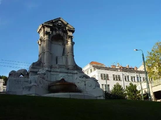 Amphitheater of the Three Gauls
