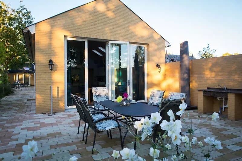 Guesthouse and free wellness in beautiful garden, close to nature and Eindhoven