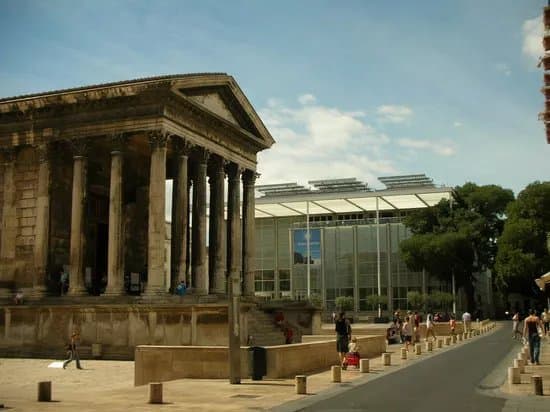 Carre d'Art/Musee d'Art Contemporain