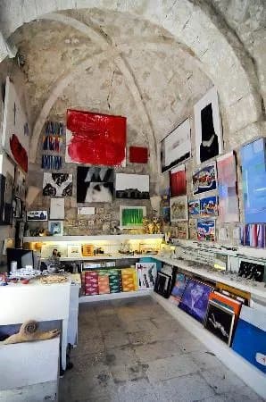 Vapor gallery