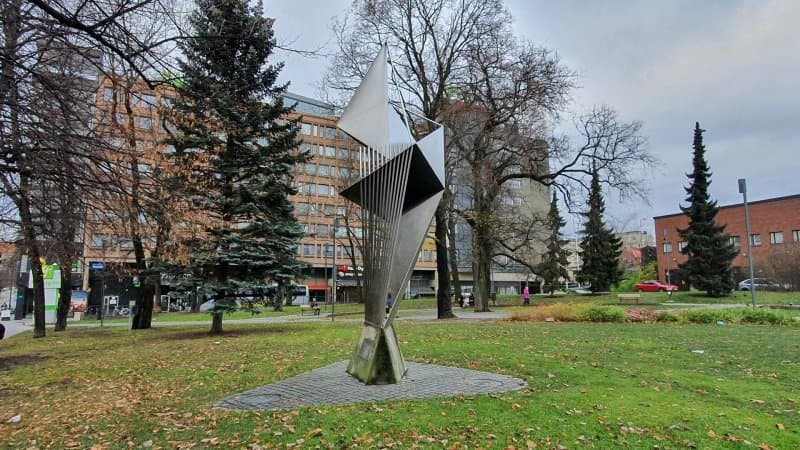 Elaman Virta / Olavi Virran Muistomerkki