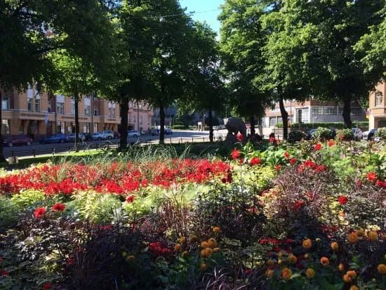 Karhupuisto Park