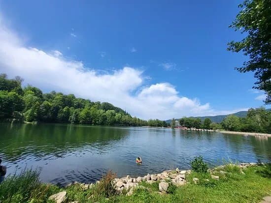 Lacul Bodi (Bodi-Mogosa Lake)