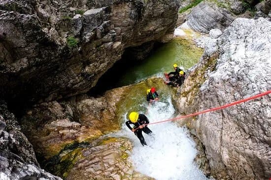 Abyss Adventures & Apartments