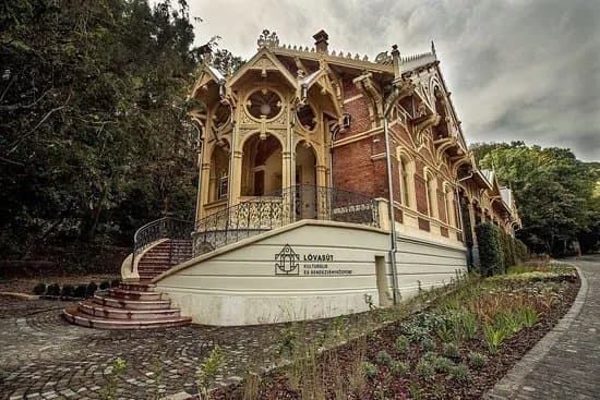 Lovasut Kulturalis es Rendezvenykozpont