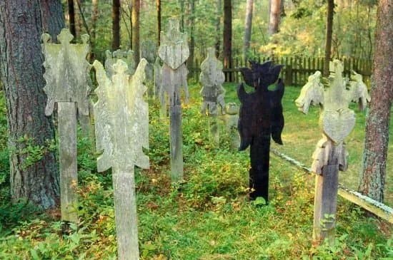 Nida Cemetery