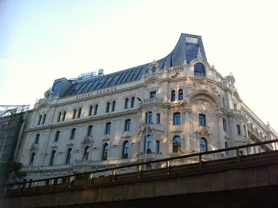 Eiffel Palace