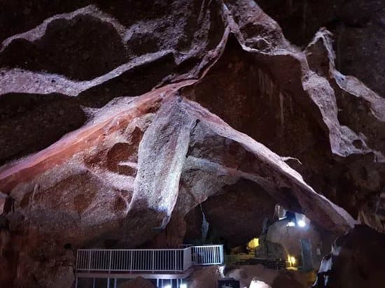 Coves Del Salnitre
