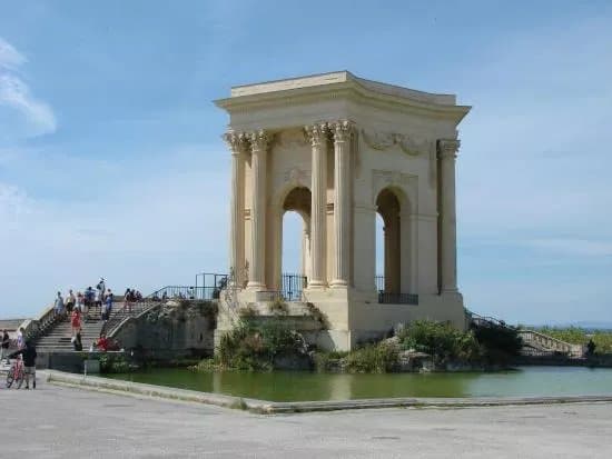 Marche aux Puces du Peyrou