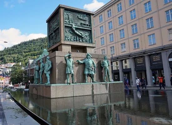 Sailor's Monument