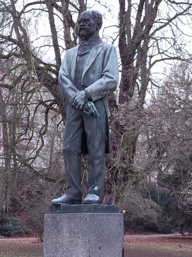Statue of Antonin Dvorak