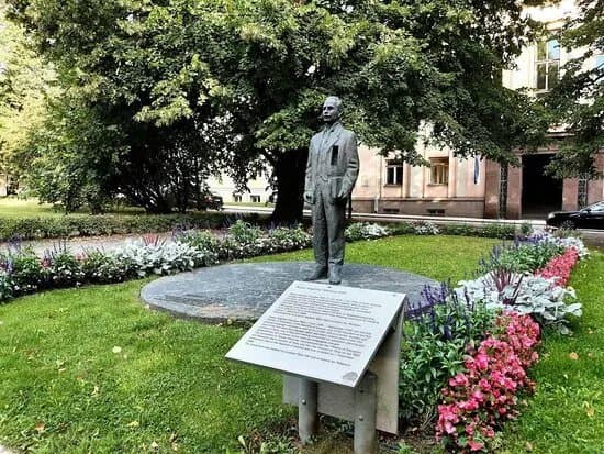 Monument to Peeter Pold