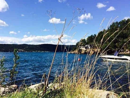 Hvitstenstranda Beach