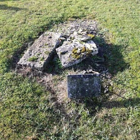 Cimetiere De Villeneuve-la-montagne