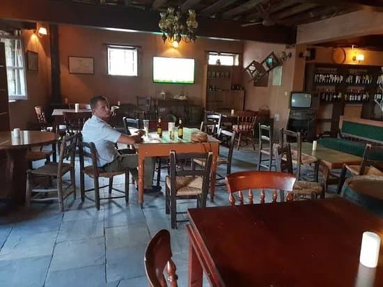 Agrovino Wine Shop & Bar Lofou