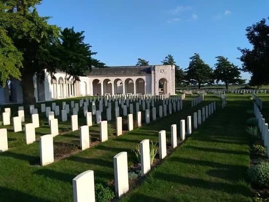 Le Touret Military Cemetery and Memorial