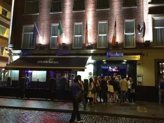 Buskers Bar