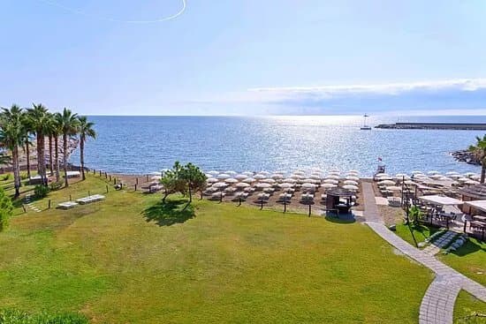 Aregai Marina Hotel & Residence