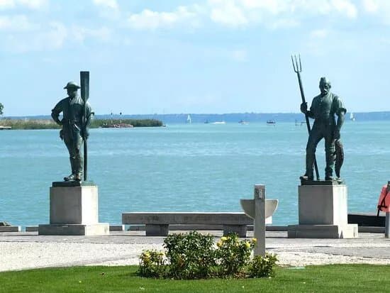 The Fisherman & Ferryman Statues