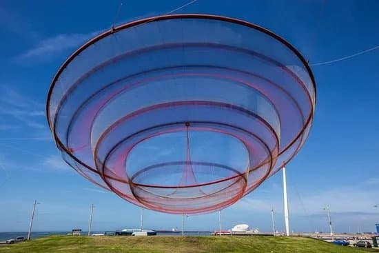 Escultura De Rede De Janet Echelman