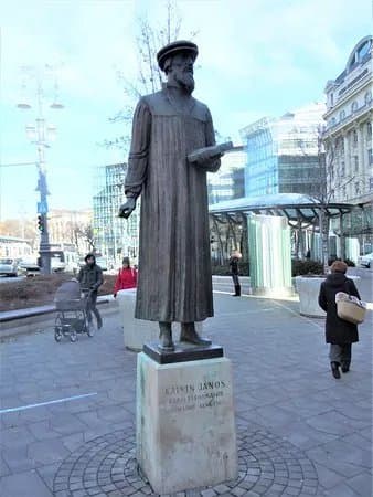 Janos Kalvin statue