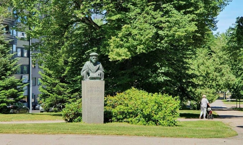 Mikael Agricola Statue