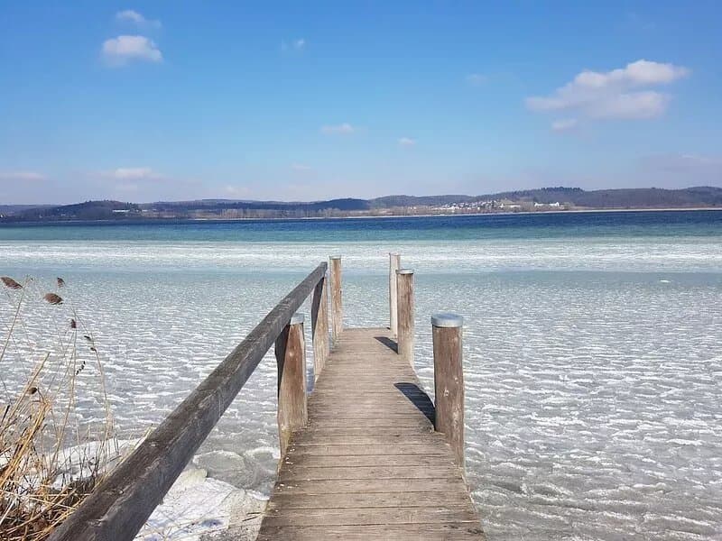 Apartment at Hegne, Wi-Fi, terrace, sea 800m, 8km Konstanz, including the monas
