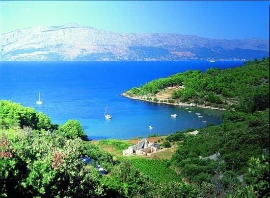Lovrecina Bay