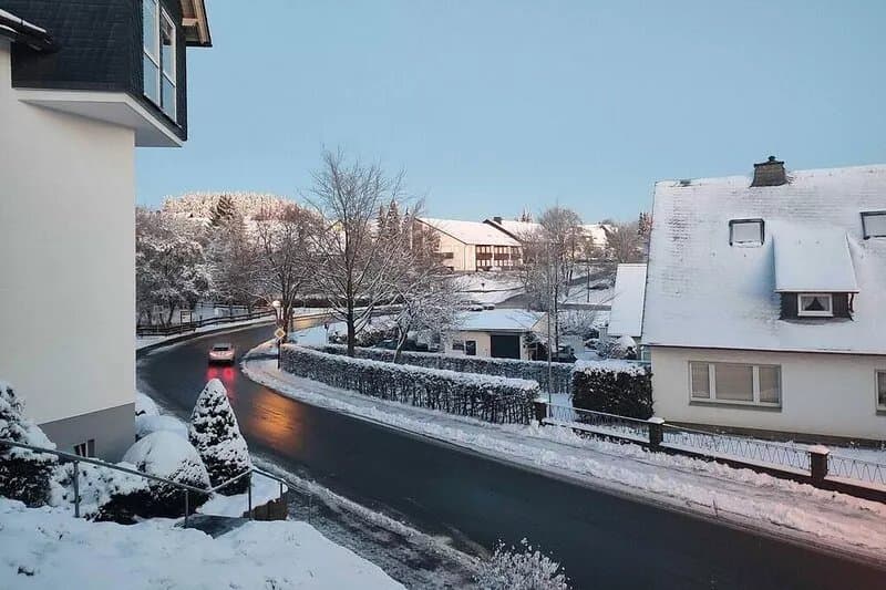 Beautiful, modern apartment has a large living room, close to citycentre