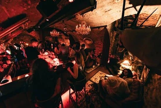 Le Valmont Club & Lounge