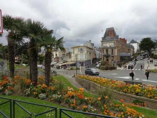 Dinard Street Market