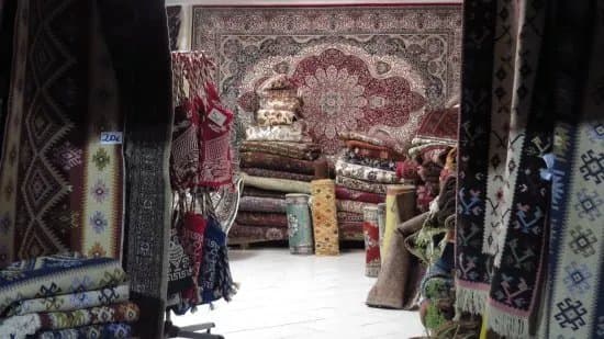 Isidoros Manolakis Hand Knotted Carpets & Kelims
