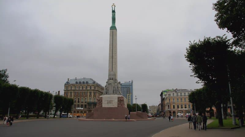 Brivibas Laukums