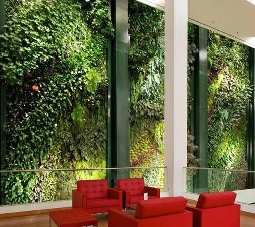 Der Vertikale Garten im Dussmann-Haus