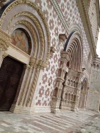 Basilica di Santa Maria di Collemaggio e Porta Santa