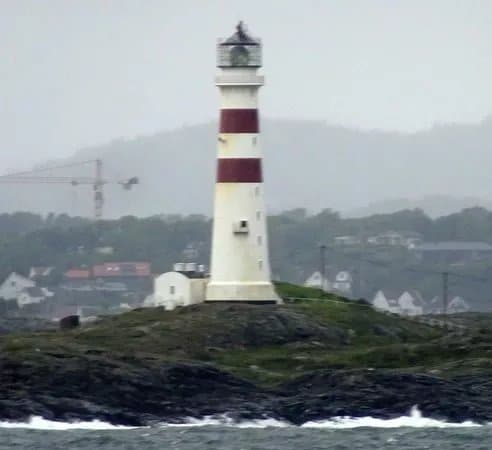 Oksoy Lighthouse